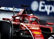 爱游戏官方-索伯车队鏖战红牛二队，勒克莱尔关键制胜