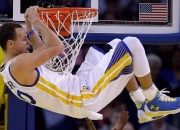 爱游戏tv-东决关键战焦点战，辽宁队打穿上海队，战略与意志的完胜