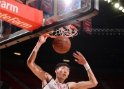 爱游戏世界杯2026-火箭完胜掘金，周琦统治全场