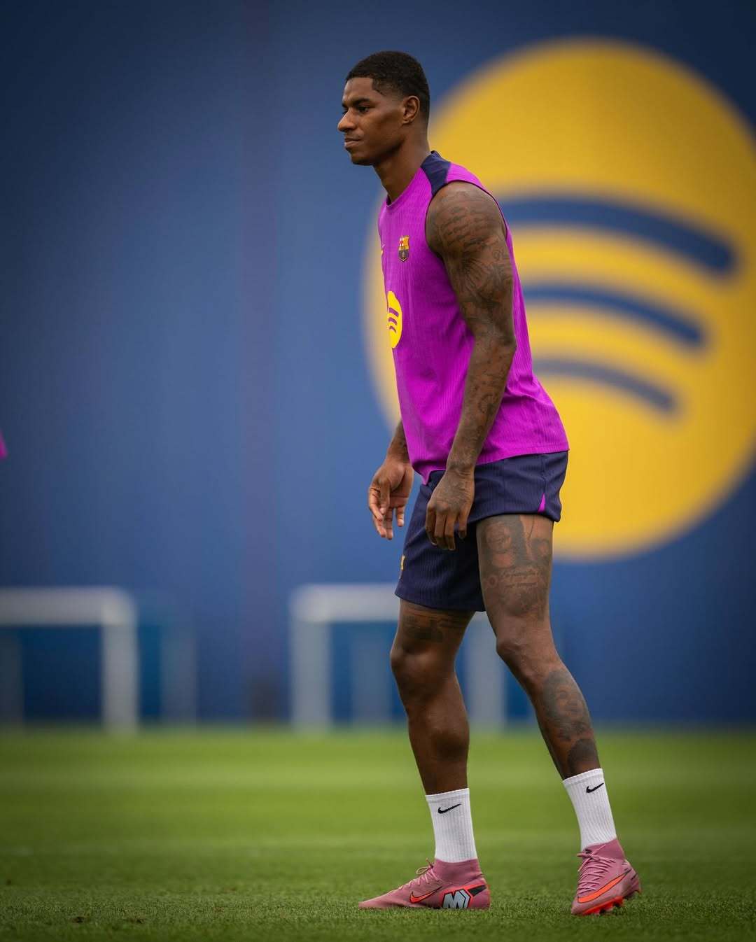 马赛险胜巴萨，阿圭罗状态火热