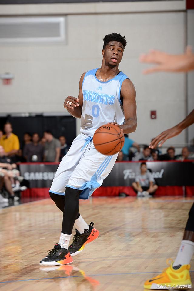 深圳队轻取魔术，米切尔统治全场