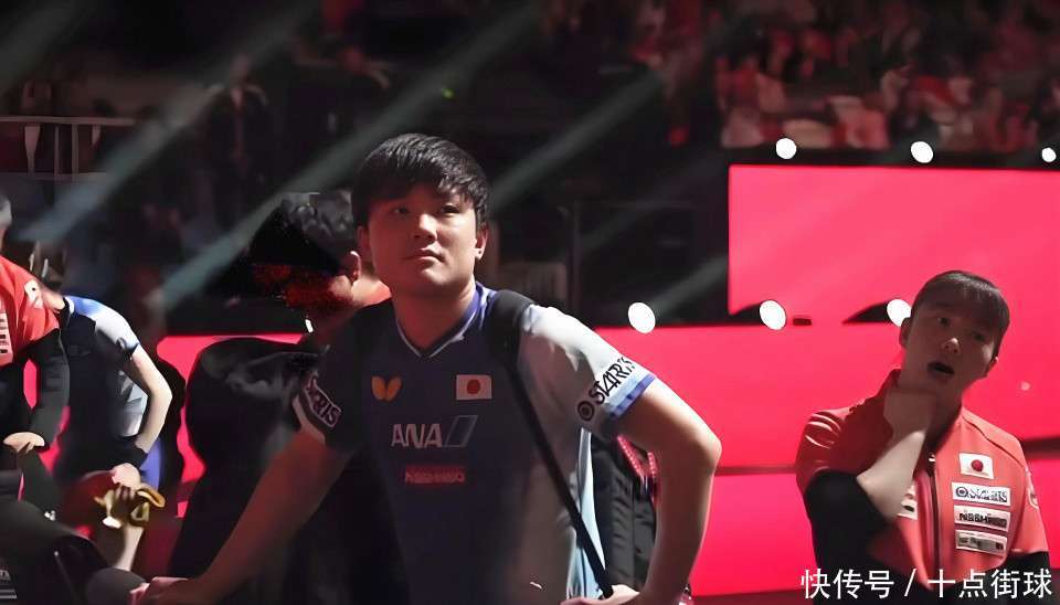 中国队力克德国队,张本智和点燃赛场 中国队力克德国队,张本智和点燃赛场