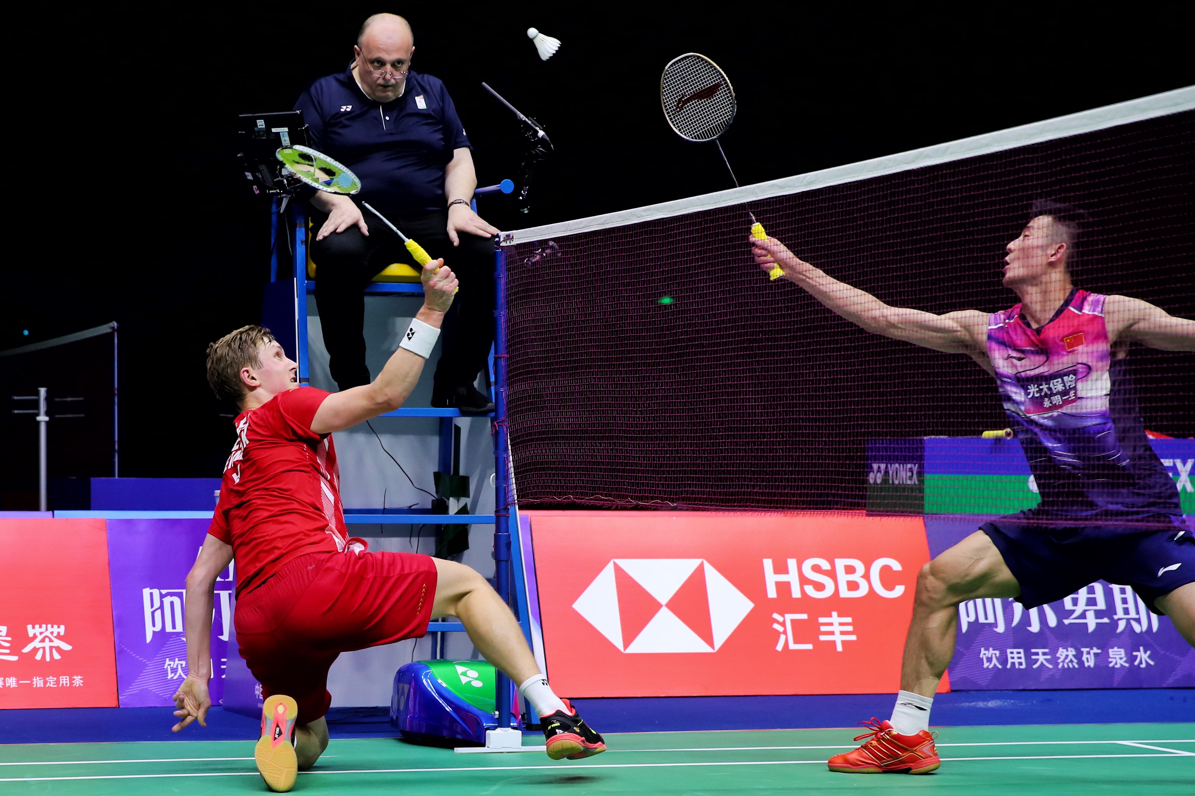 日本队碾压中国队，安赛龙扛起全队