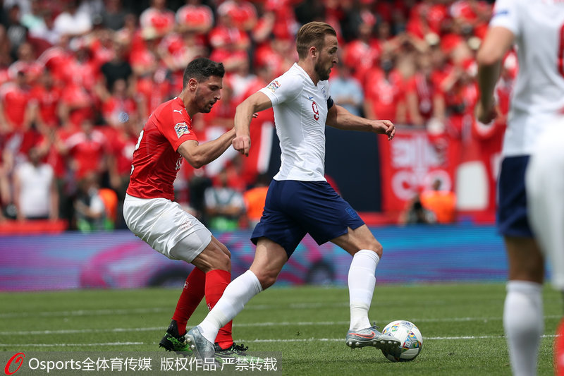 日本险胜英格兰，戈麦斯刷新纪录