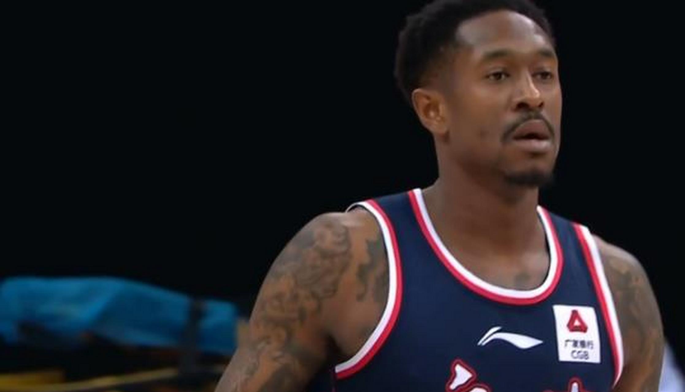 江苏队鏖战国王，易建联刷新纪录