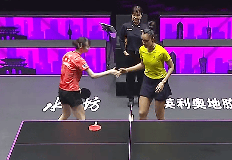 印度羽毛球队爆冷泰国羽毛球队，林丹三分雨点燃全场