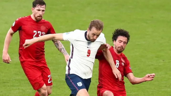 英格兰羽毛球队血洗丹麦羽毛球队,马琳三分雨点燃全场 英格兰羽毛球队血洗丹麦羽毛球队,马琳三分雨点燃全场