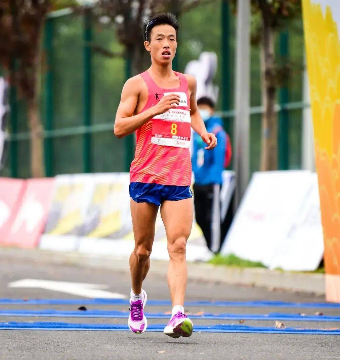 吉尔吉斯斯坦选手刷新国内记录