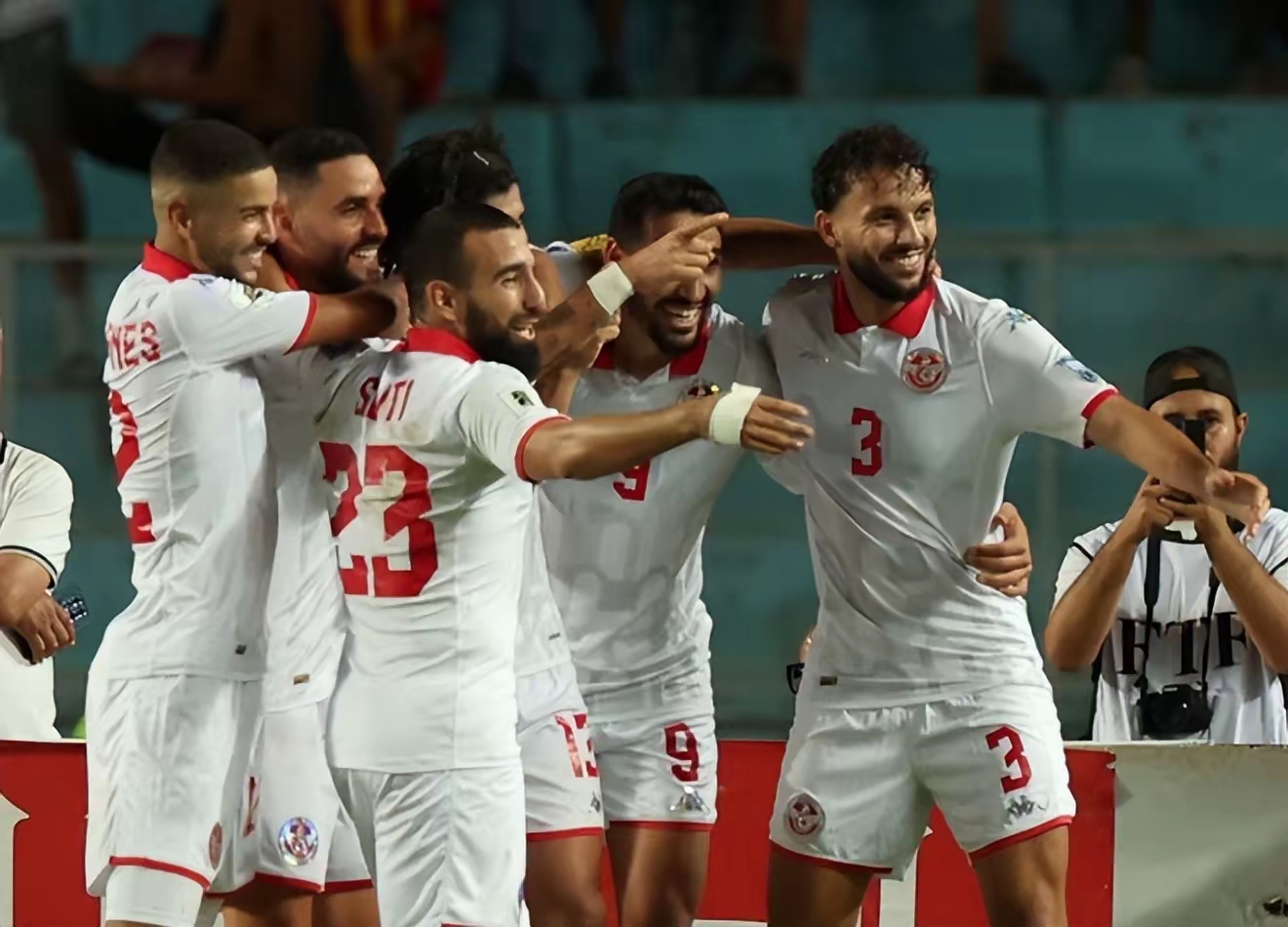 勒沃库森狂胜！客场势不可挡