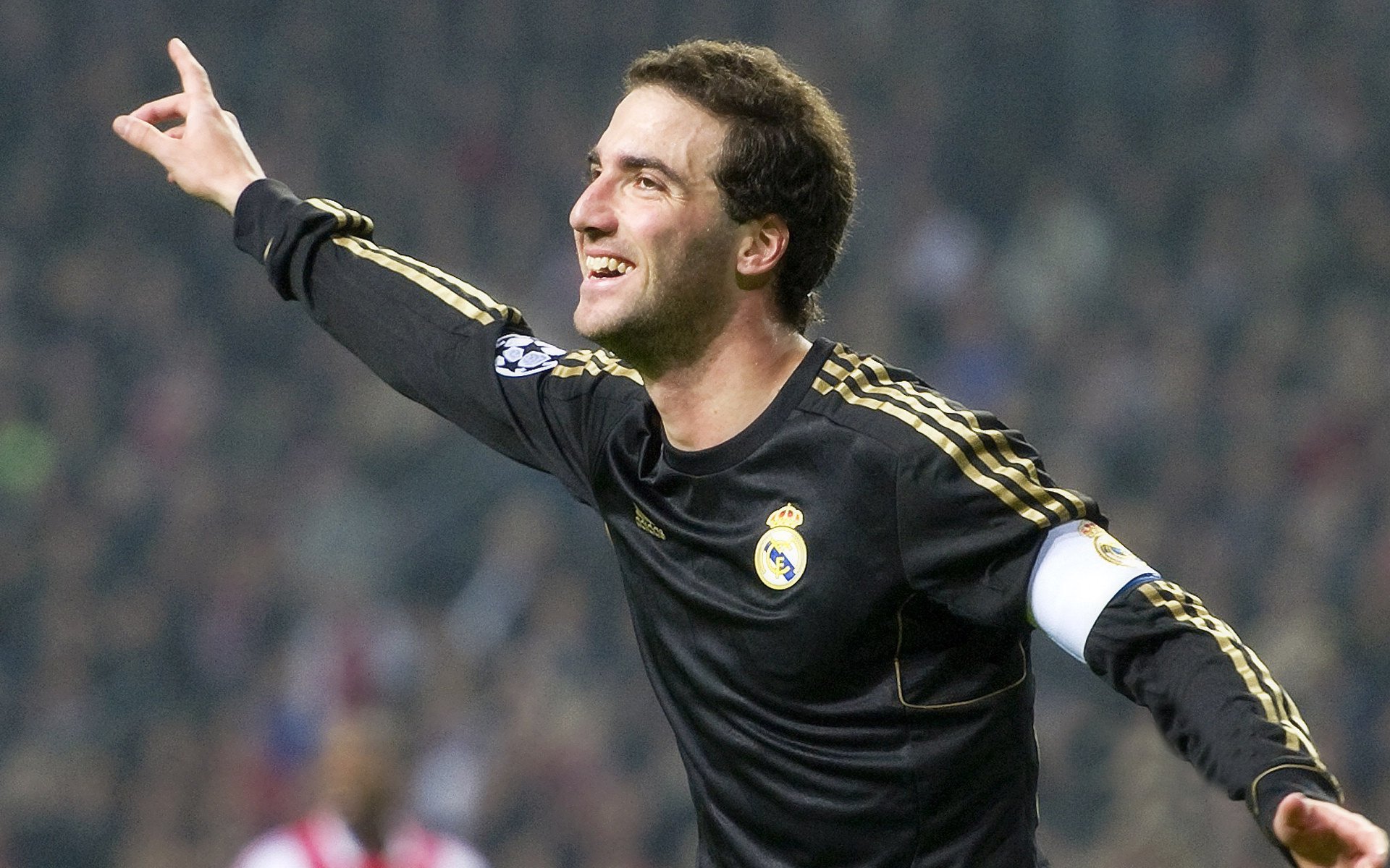 赛道狂飙，拉塞尔点燃赛场，迈凯伦完胜威廉姆斯